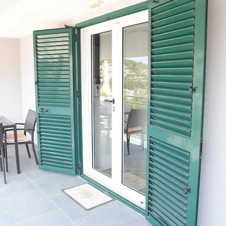 Luger 2 Dachgeschoss 아파트