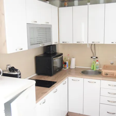 Luger 2 Dachgeschoss 로고즈니차