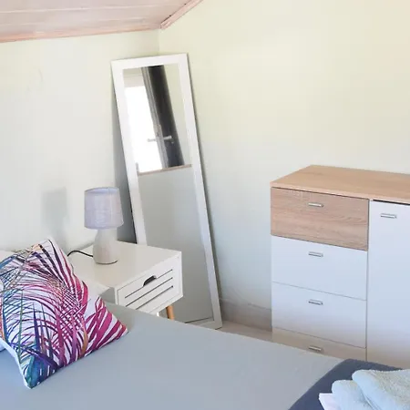 Luger 2 Dachgeschoss 아파트